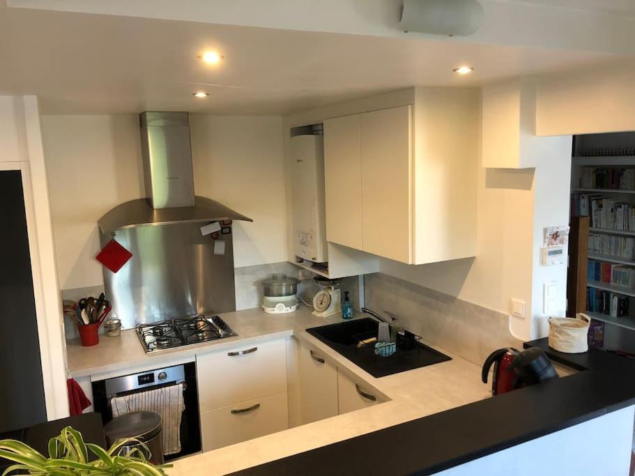 Appartement En Duplex Avec Parking Et Jardinet Bourges Zewnętrze zdjęcie