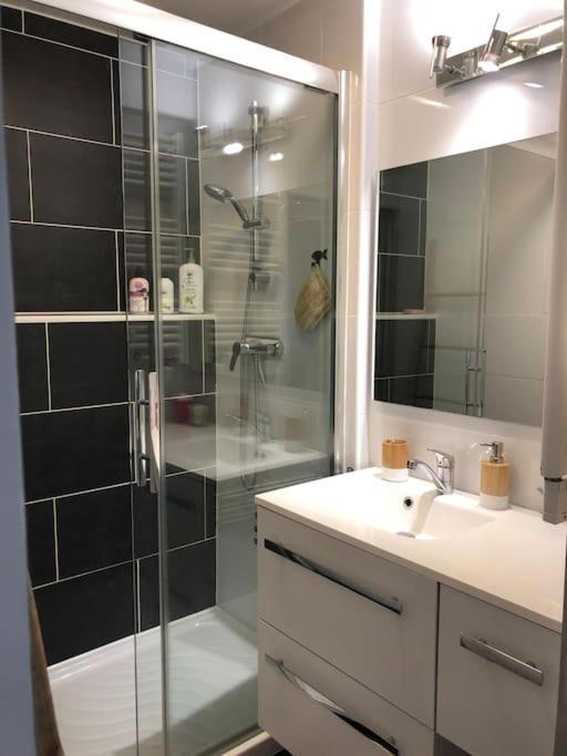 Appartement En Duplex Avec Parking Et Jardinet Bourges Zewnętrze zdjęcie